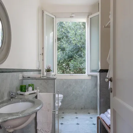 Arianna לינה וארוחת בוקר 3*