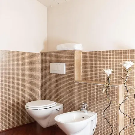 לינה וארוחת בוקר Arianna ראבנה