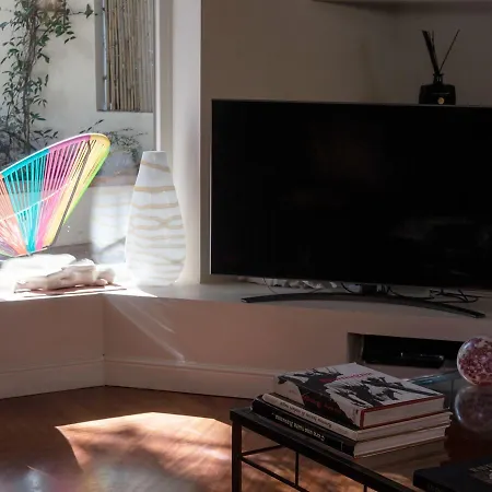 לינה וארוחת בוקר Arianna ראבנה